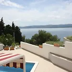 Bay *