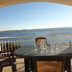 Bay *