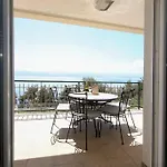 Bay *