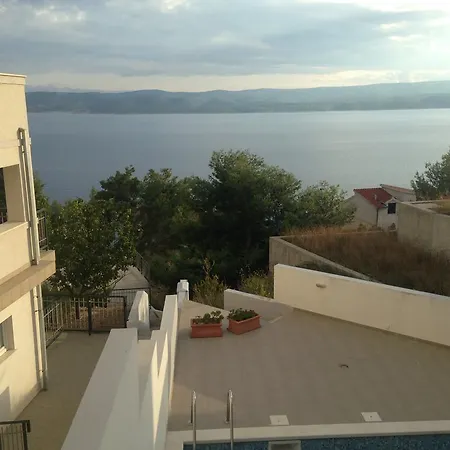 Bay Apartment