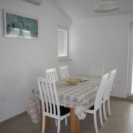 Bay Apartment
