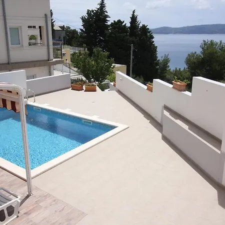 Bay Apartment