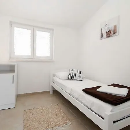 Bay Apartmán *