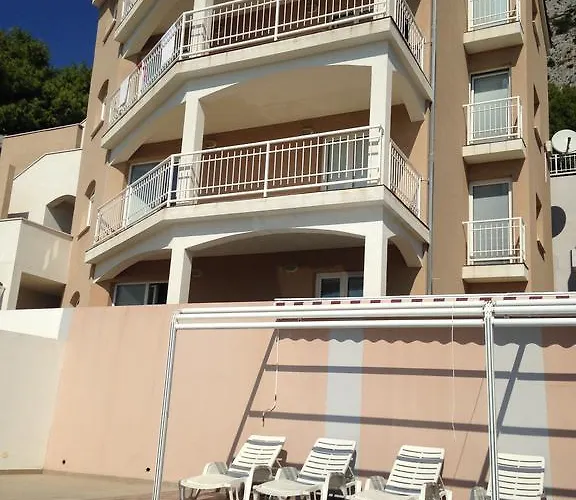 Bay Apartment *
