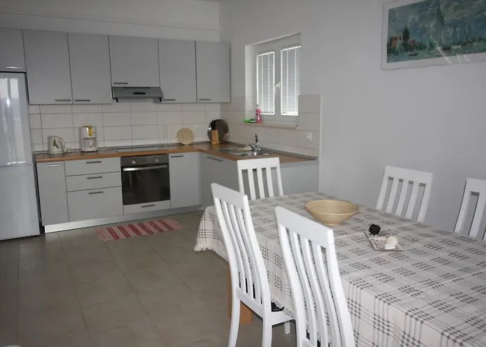 Bay Apartment Mimice
