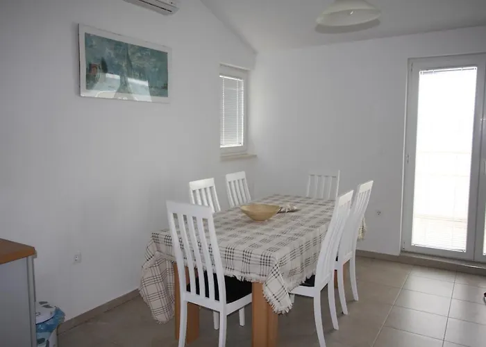 Bay Apartment