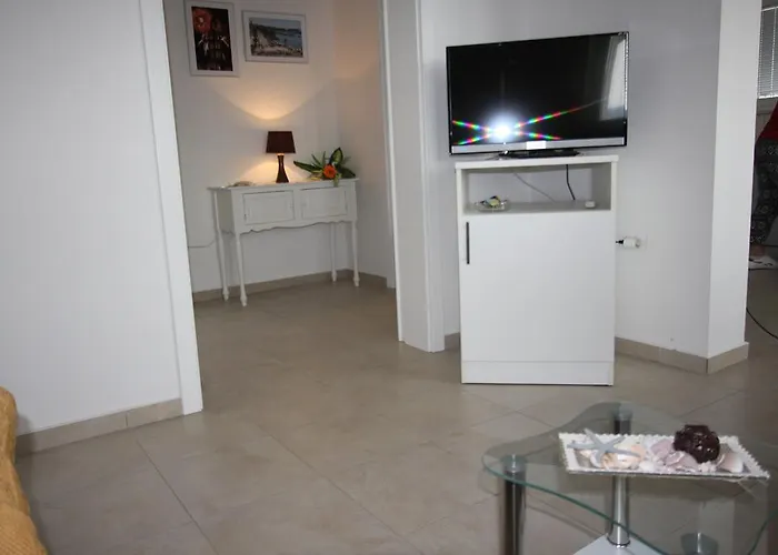 Apartment Bay *
