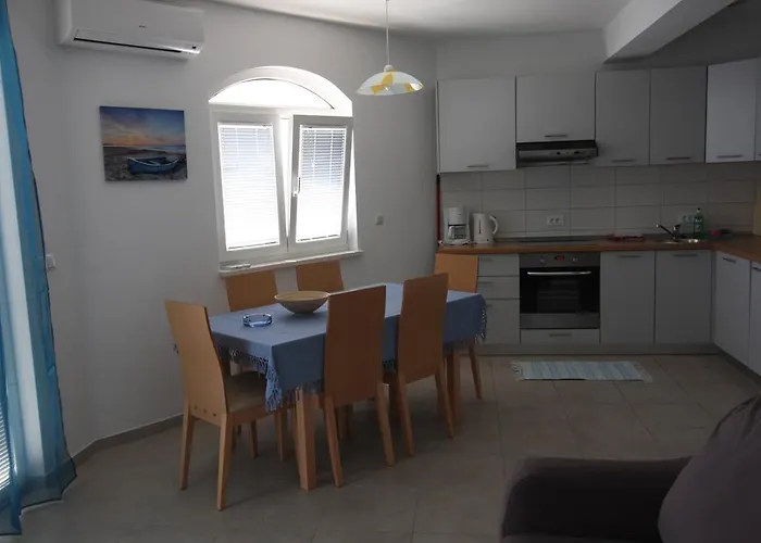 Apartment Bay
