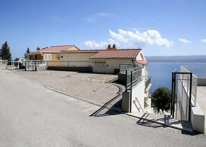 Bay Apartment