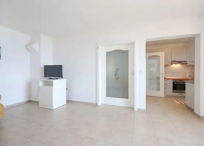 Apartment Bay *